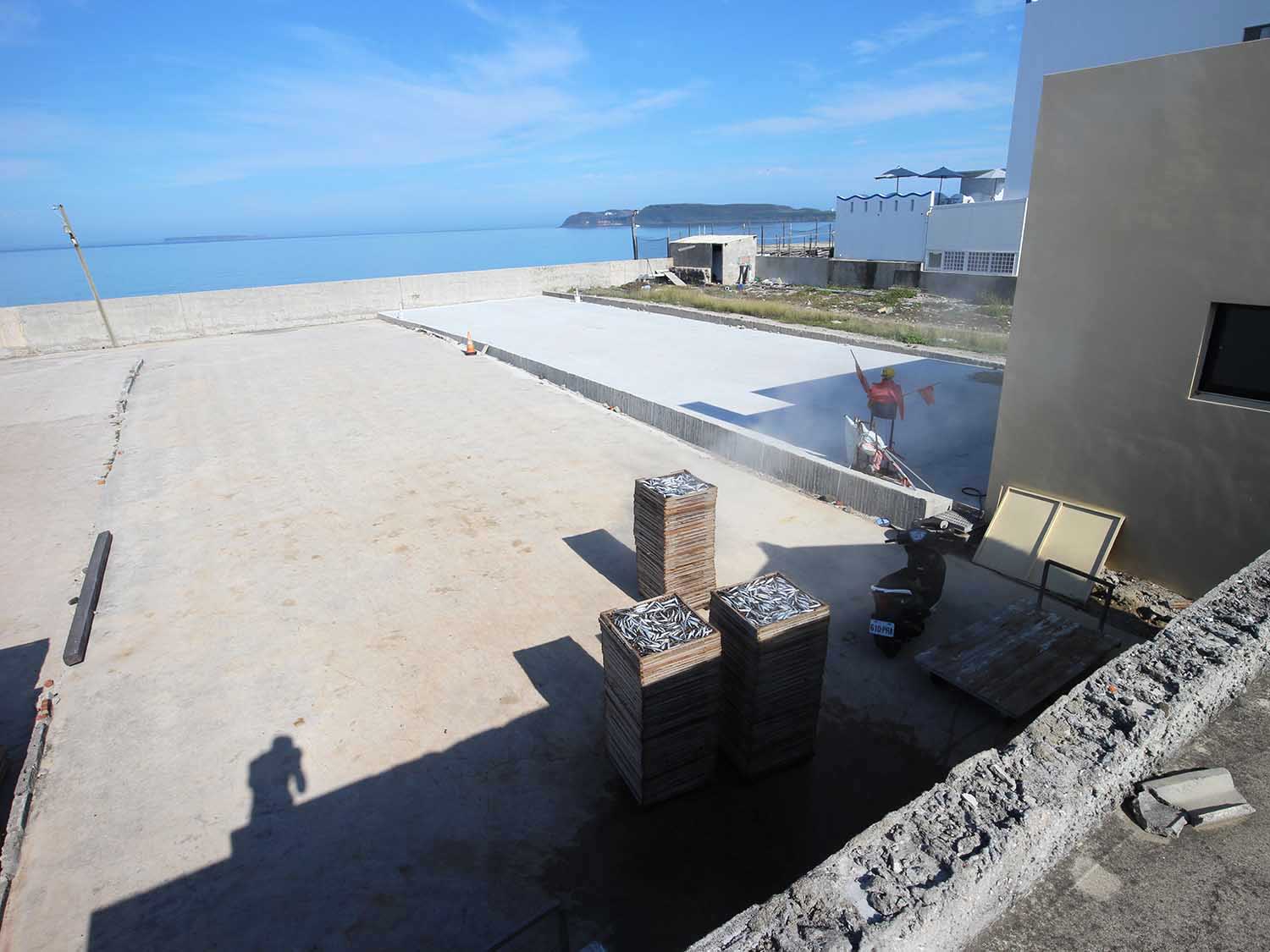 臭肉魚加工嵵裡里漁工新村〇號