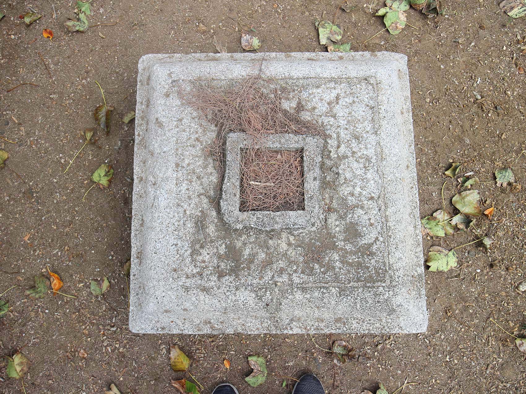 二呆藝館前石燈籠馬公市中華路230號