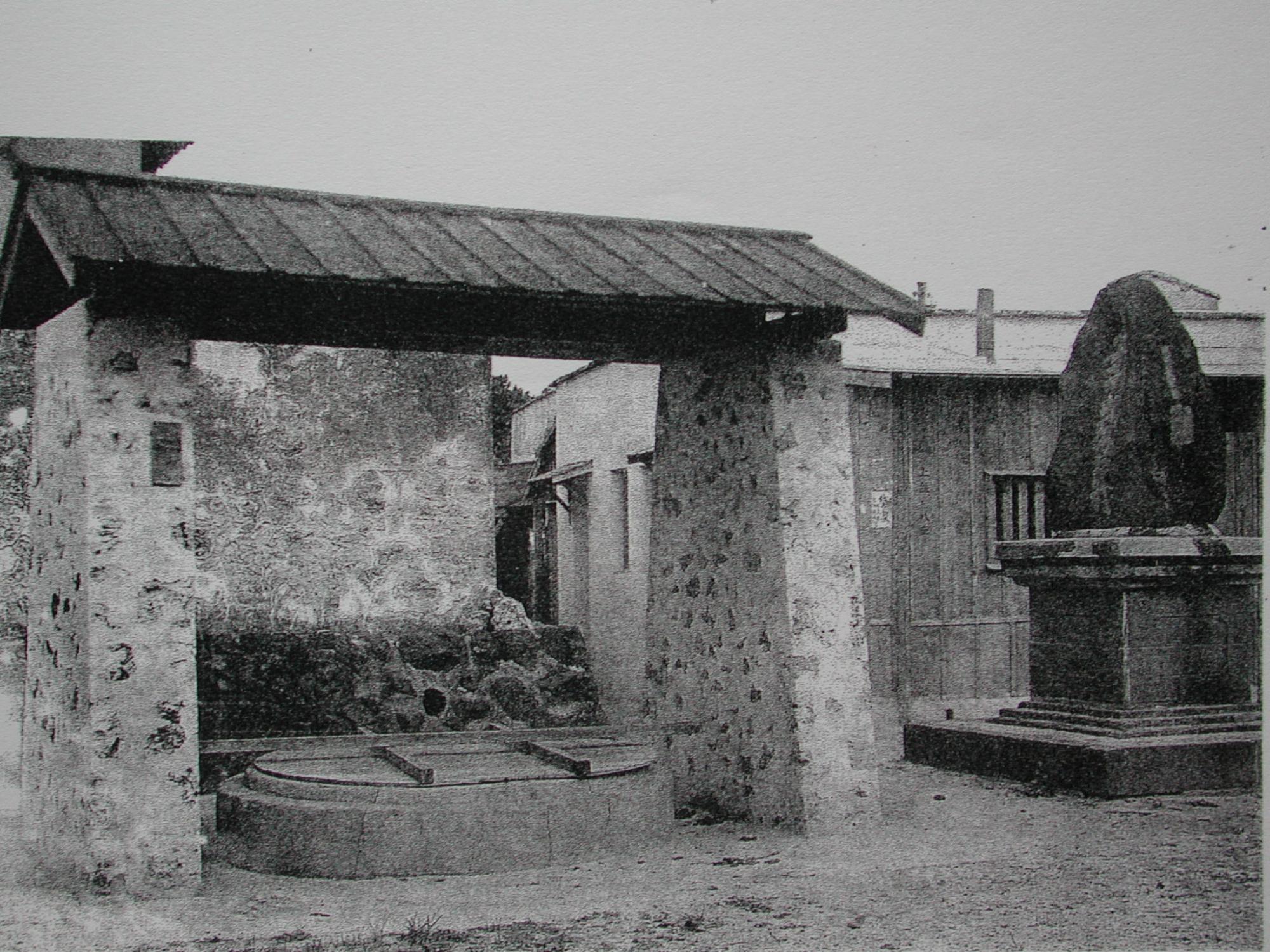 萬歲井黑白影像