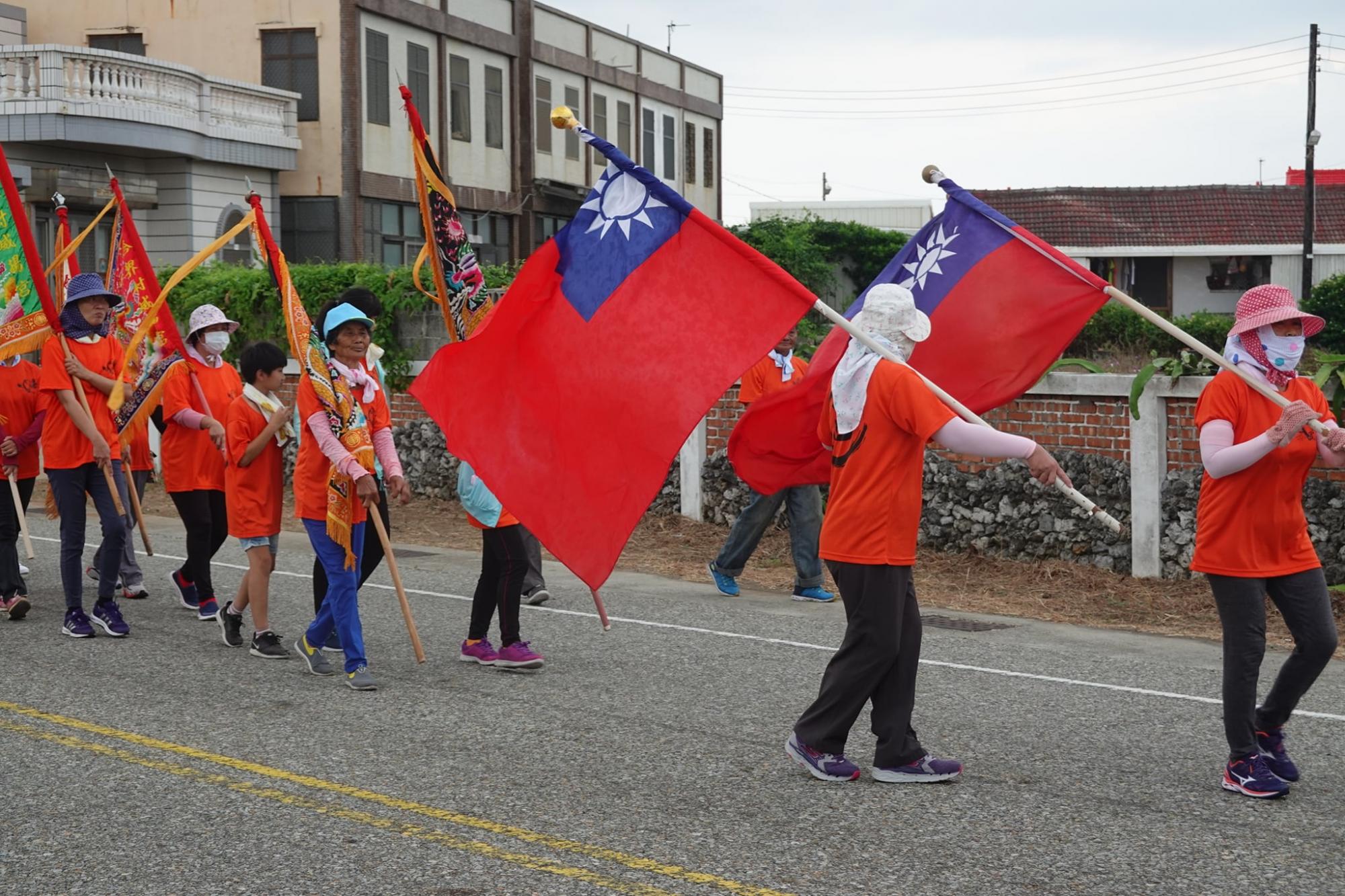 多少旌旗雜國旗：宗教活動中的國旗象徵