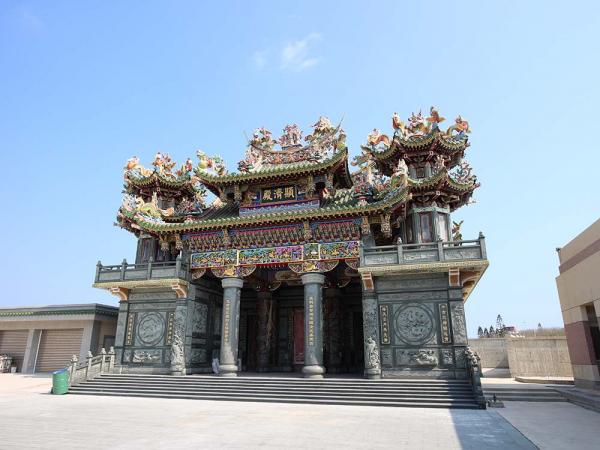 新顯濟殿正面照