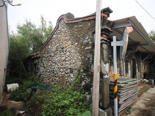 通梁南鄭三合院