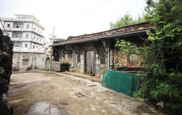 通梁南鄭三合院