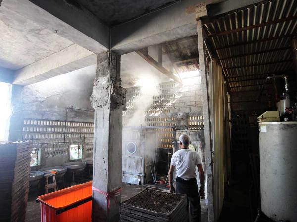 臭肉魚加工嵵裡里漁工新村〇號