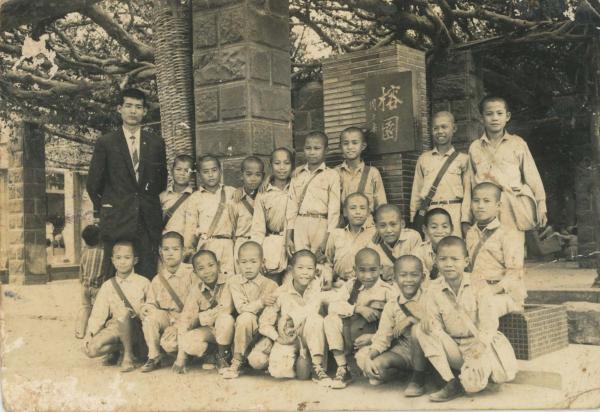 通梁古榕黑白影像記錄