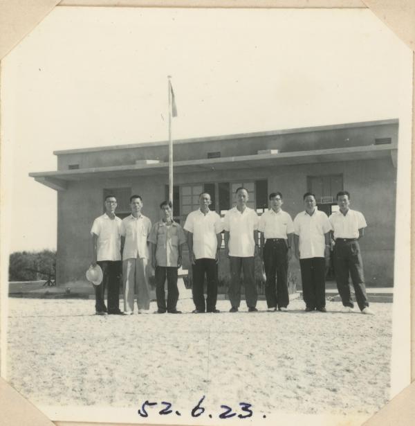 合橫國小黑白影像