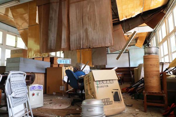 鎮海國中：中正圖數館