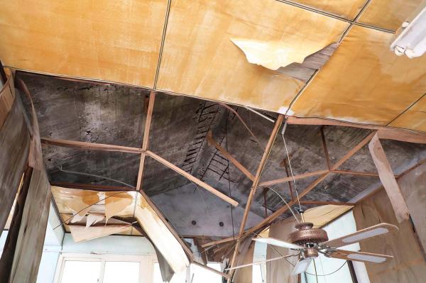 鎮海國中：中正圖數館