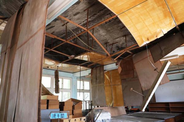 鎮海國中：中正圖數館