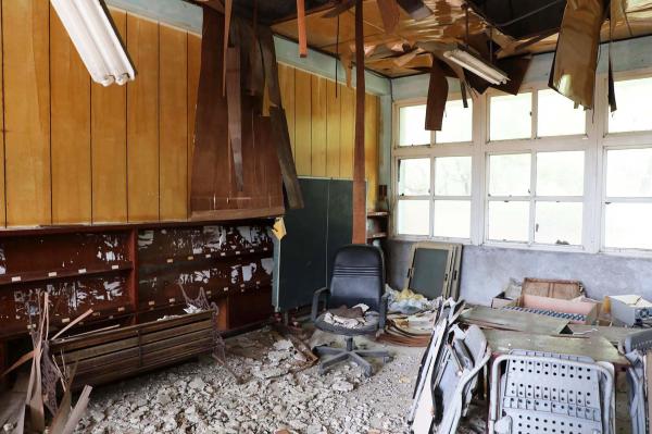 鎮海國中：中正圖數館