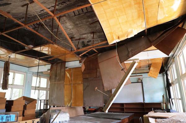 鎮海國中：中正圖數館