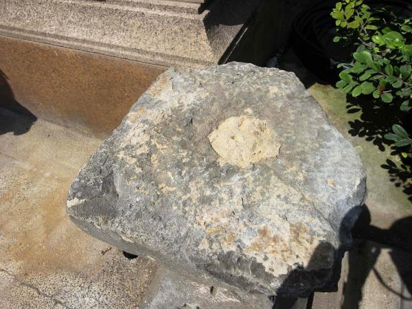 阿東餐廳前石燈籠馬公市新店路6巷6號