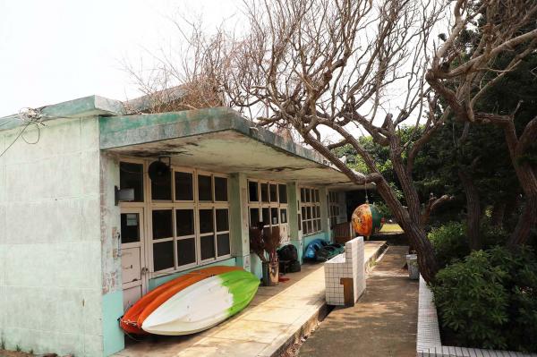 鎮海國中：中正圖數館