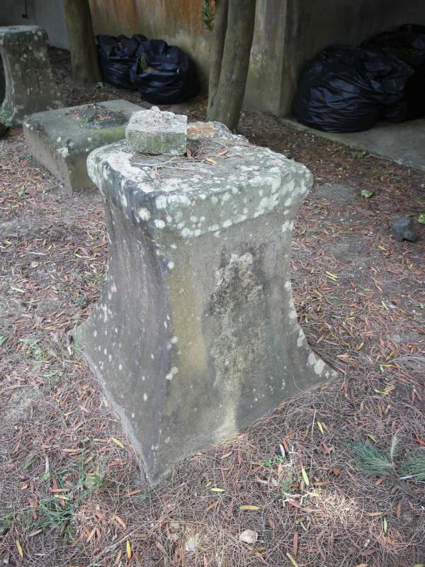 二呆藝館前石燈籠馬公市中華路230號