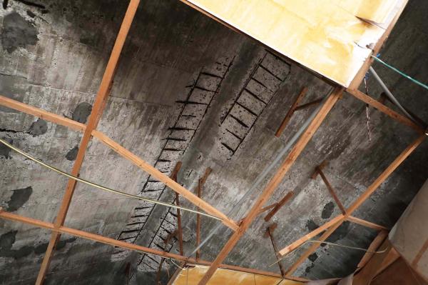 鎮海國中：中正圖數館