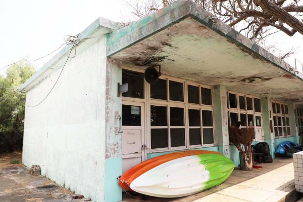 鎮海國中：中正圖數館