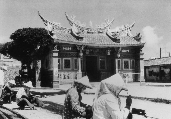 龍德宮黑白影像