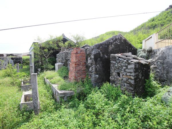 2021基督長老教會虎井教會前方魚灶